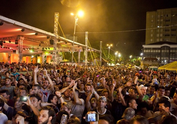 Carnaval em Floripa tem dezenas de festas e eventos gays