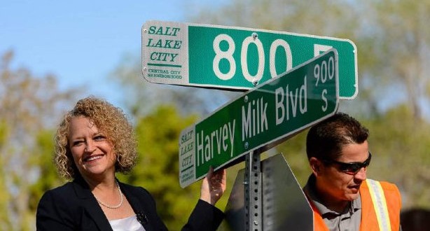 Prefeita de Salt Lake City homenageia Harvey Milk, ativista gay morto em 1978