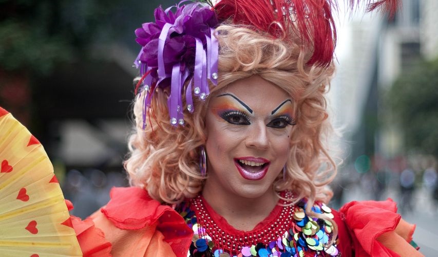 Rainha Tchaka Drag Queen indica seus lugares favoritos ao Guia Gay São Paulo