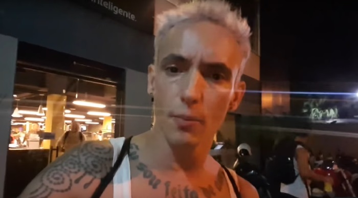 Cantor Ricky Vallen sobre violência homofóbica dentro da academia Smart Fit