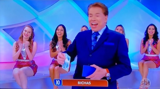 Silvio Santos dá mostras de homofobia no Jogo das Três Pistas