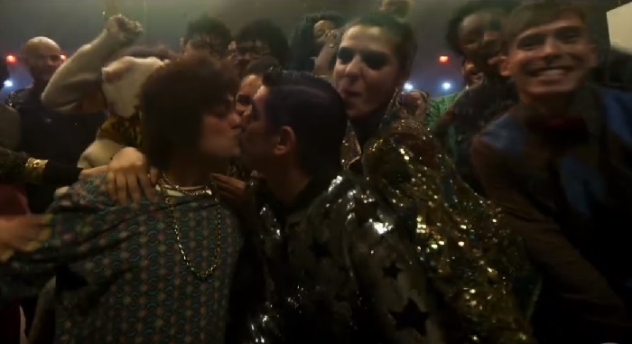 Beijo gay entre Eduardo Sterblitch e Marcelo Adnet no Tá no Ar: A TV na TV em esquete sobre bissexuais