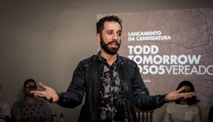 Candidato gay à Câmara Municipal de São Paulo, Todd Tomorrow é alvo de Celso Russomano na Justiça Eleitoral