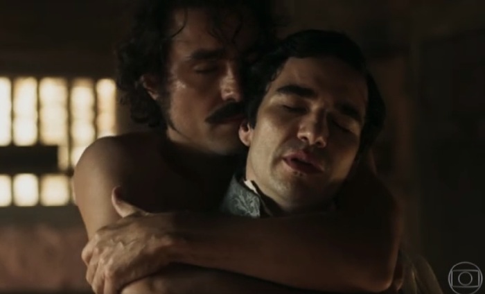Teve mais beijo gay em Liberdade, Liberdade entre André (Caio Blat) e Tolentino (Ricardo Pereira)