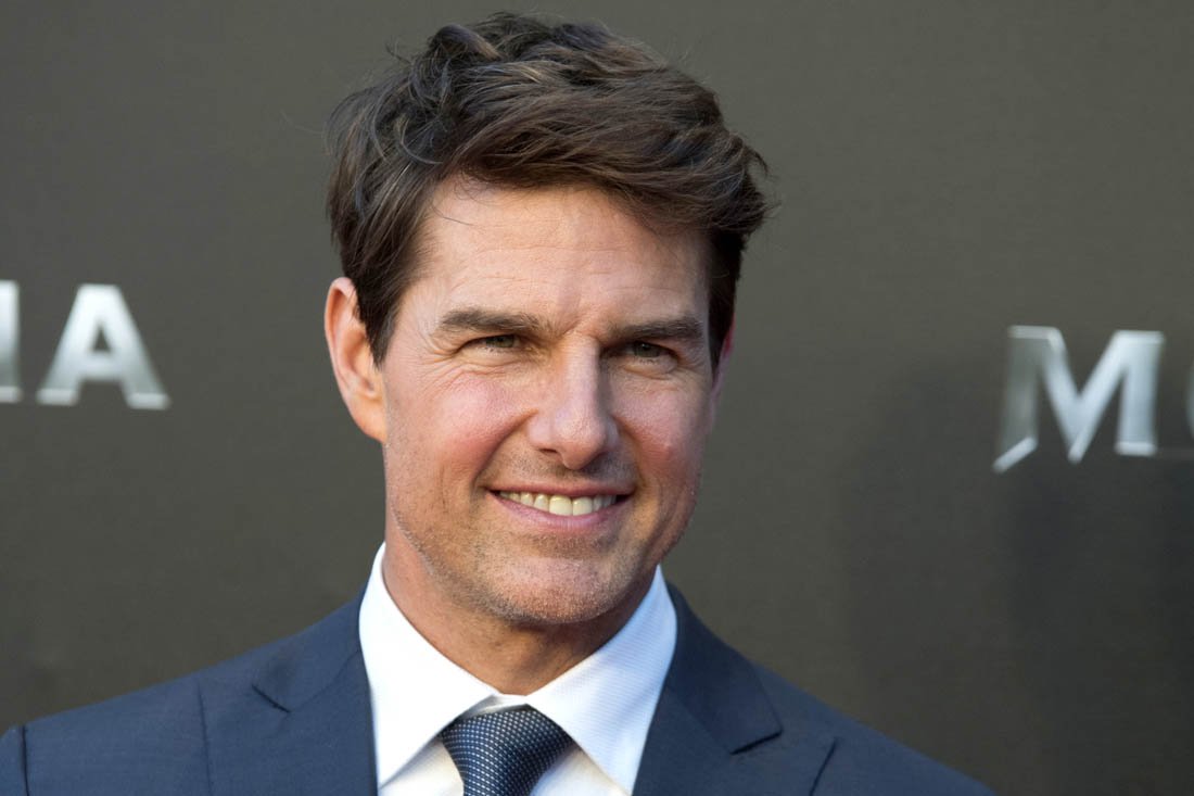 Tom Cruise confirma que bumbum gigante em Operação Valquíria é seu mesmo