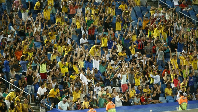 Brasil é multado em R$ 83 mil por gritos homofóbicos da torcida em partida contra a Bolívia
