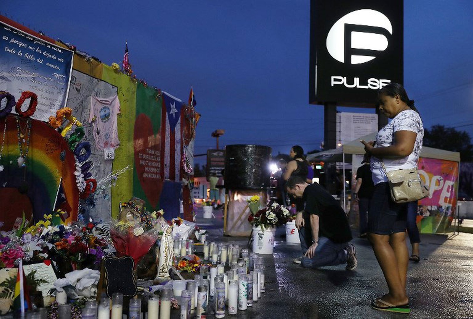 Boate LGBT Pulse um ano após massacre: vítimas são homenageadas