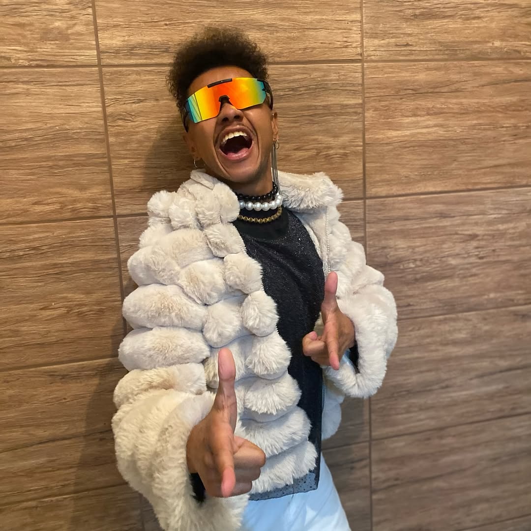 Morre influenciador gay Orlandinho