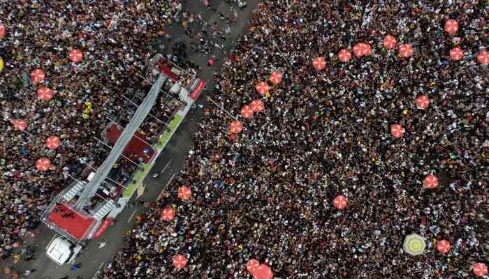 Pabllo Vittar bloco carnaval gay 