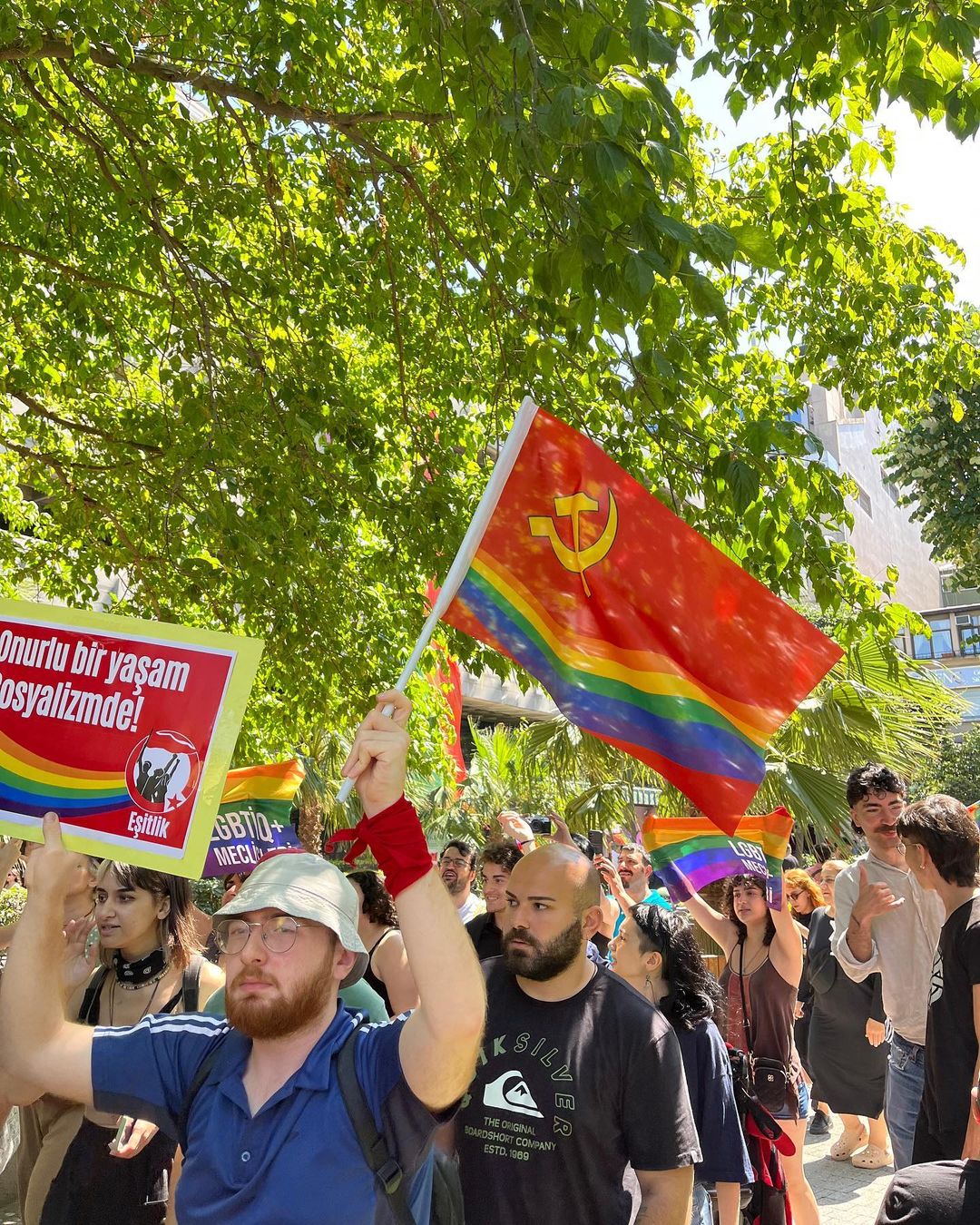 50 são presos em parada gay LGBT de Istambul, na Turquia