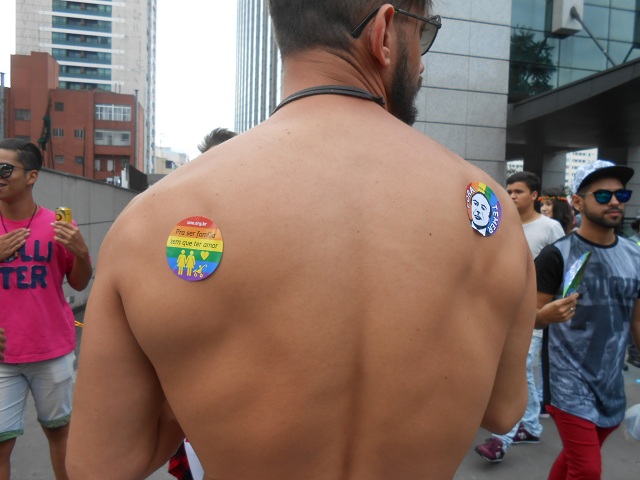 20ª Parada do Orgulho LGBT de São Paulo: confira imagens e fotos de cartazes de protestos na Avenida Paulista