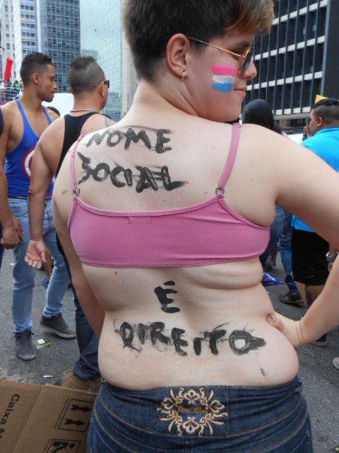 20ª Parada do Orgulho LGBT de São Paulo: confira imagens e fotos de cartazes de protestos na Avenida Paulista