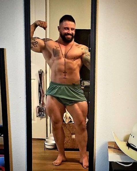 Paulo Batista: FTM, homem trans saradão musculoso faz sucesso no Instagram