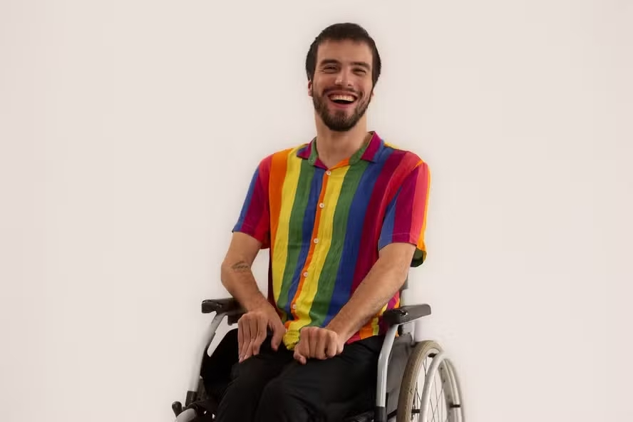 Ator Pedro Fernandes: ator gay e PCD