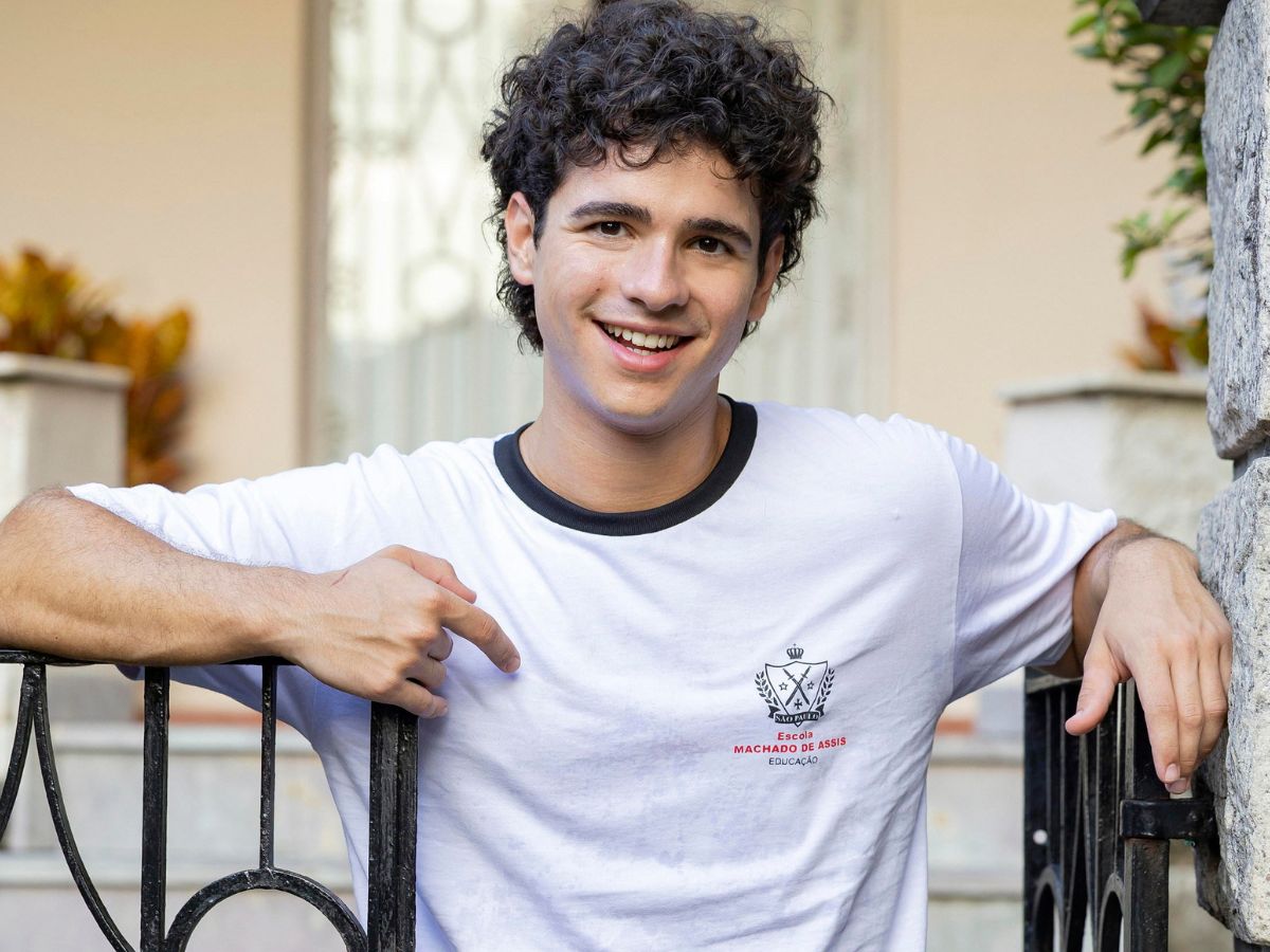 Mau Mau é gay em Quem Ama Cuida
