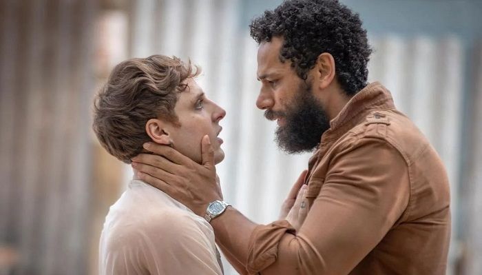 Kelvin e Ramiro: casa gay na novela causa cíumes no elenco