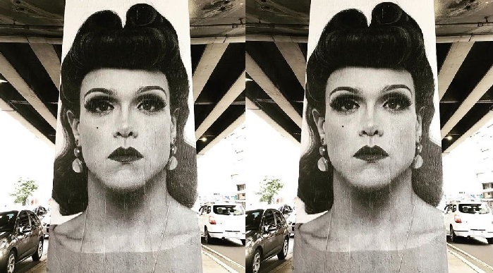 Rosto da drag queen Rita Von Hunty estampa o Minhocão, em São Paulo