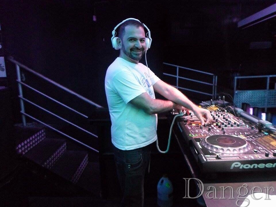 Roberto Pinheiro, DJ e produtor da boate gay Dange Dance Club, em São Paulo