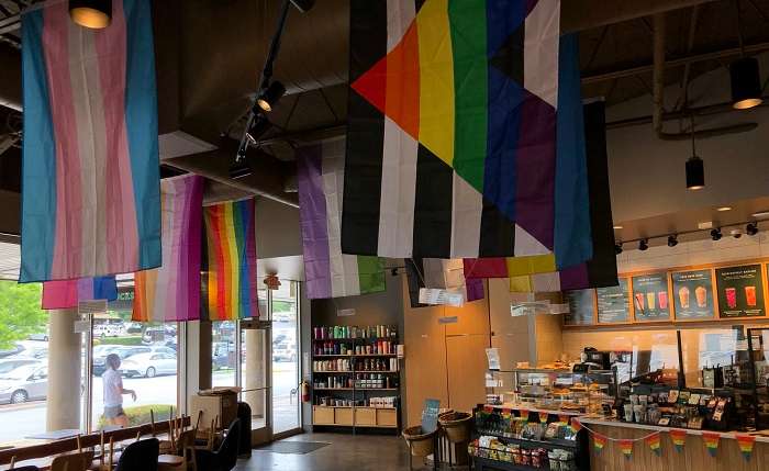 Starbucks greve por causa de decoração gay