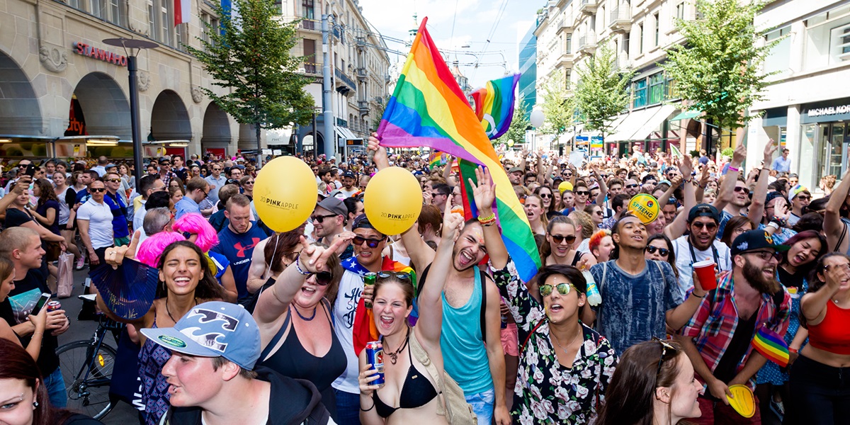 Suíça aprova criminalização da homofobia