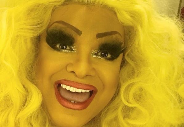 thalia bombinha drag queen caricata