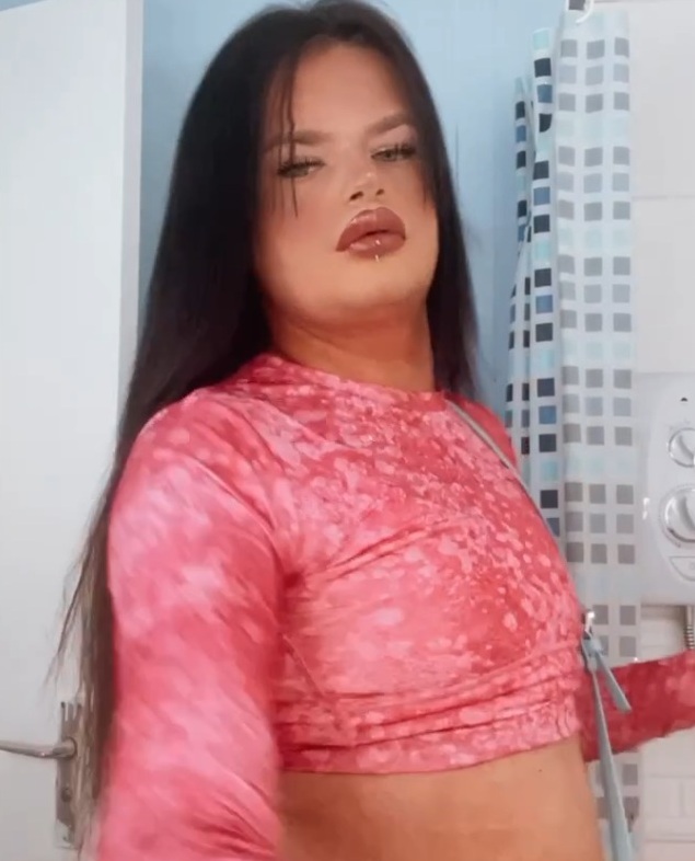 Transexual é condenada por não revelar que era trans a namorado
