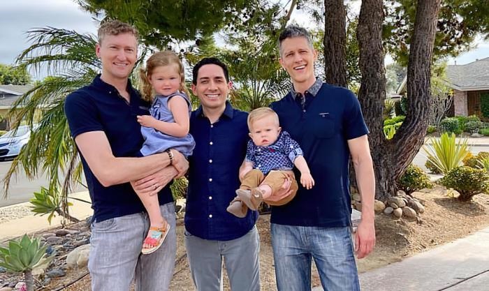 Trisal gay pais de três filhos lança livro