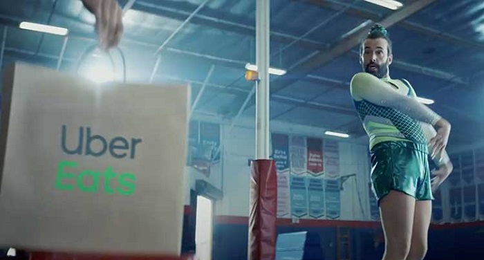 Jonathan Van Ness no comercial da Uber Eats