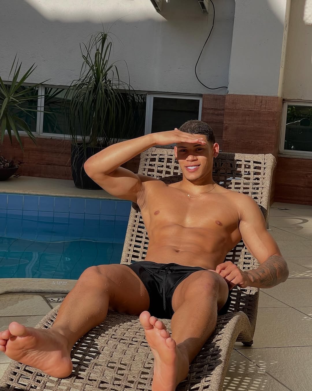 Yuri Machado pornô gay