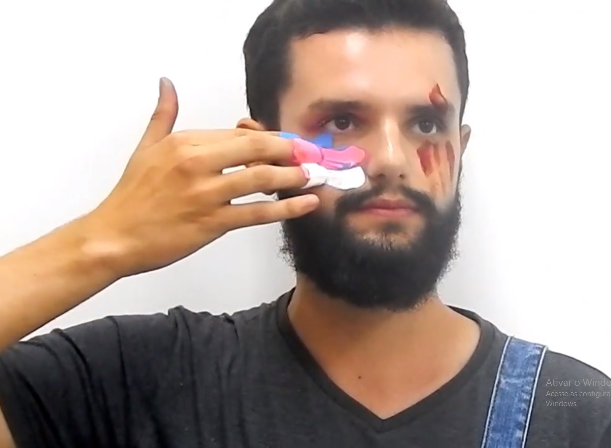 Parada de SP quer participantes com cores trans no rosto