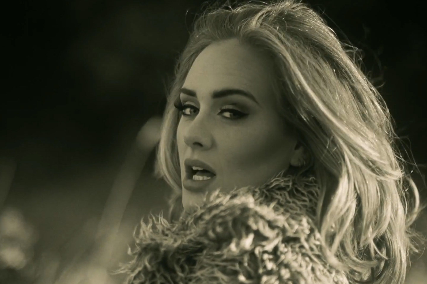 Adele lança belo clipe dirigido por cineasta gay