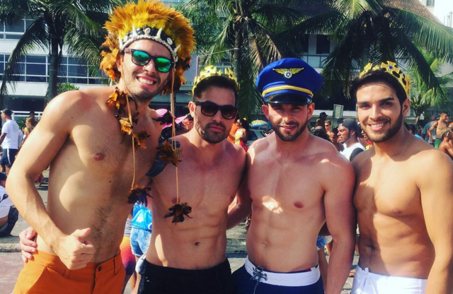 10 imagens de gostosos que brincaram na Banda de Ipanema