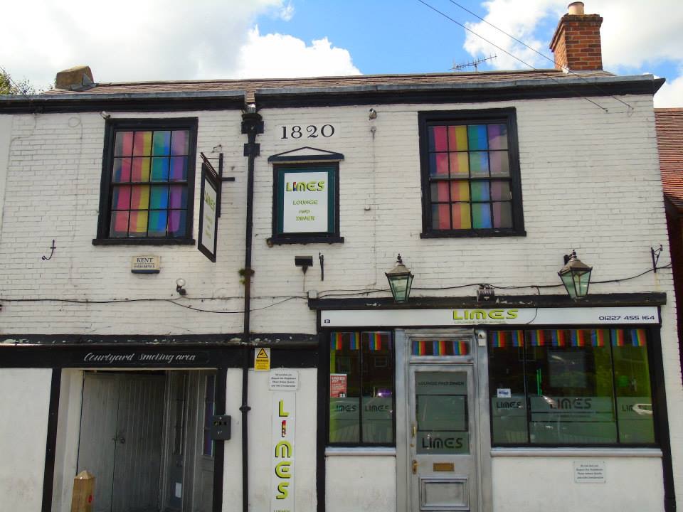 Bar gay da Inglaterra é alvejado por tiros