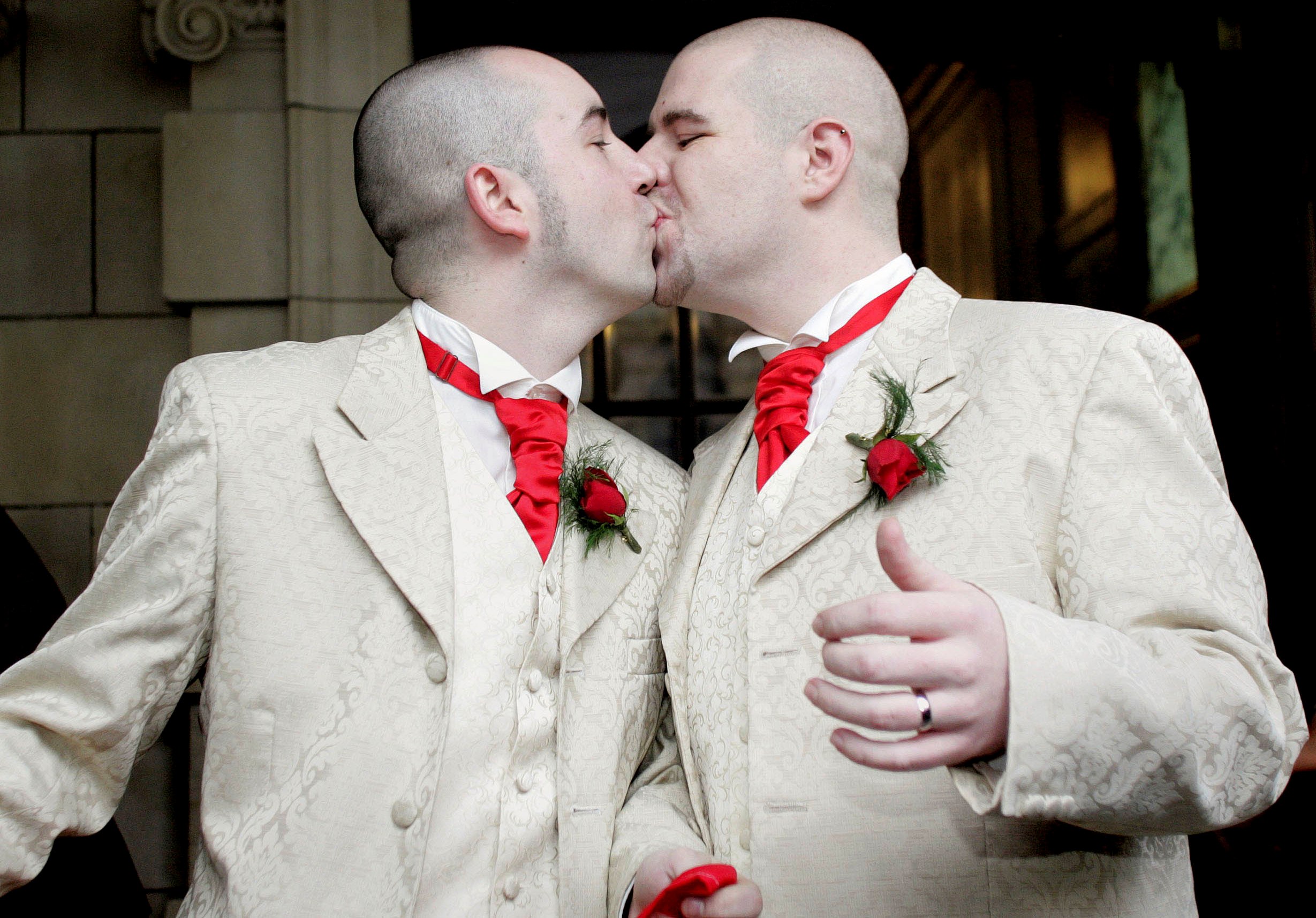 Casais gays se separam menos que héteros, diz pesquisa