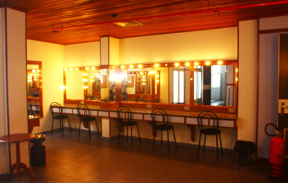 SP tem curso de teatro gratuito para trans e travestis