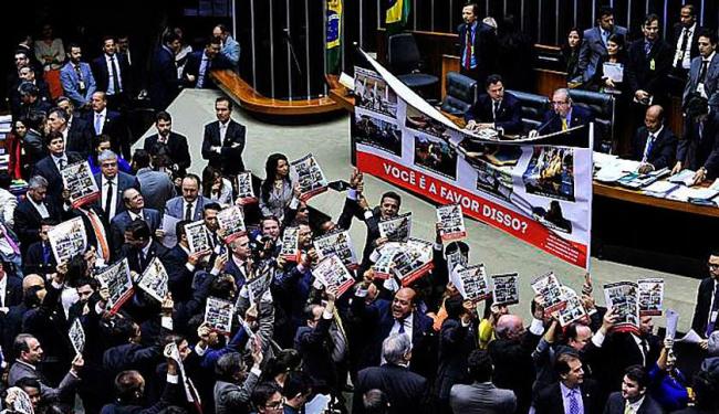 Parada LGBT de São Paulo vai denunciar deputados por protesto