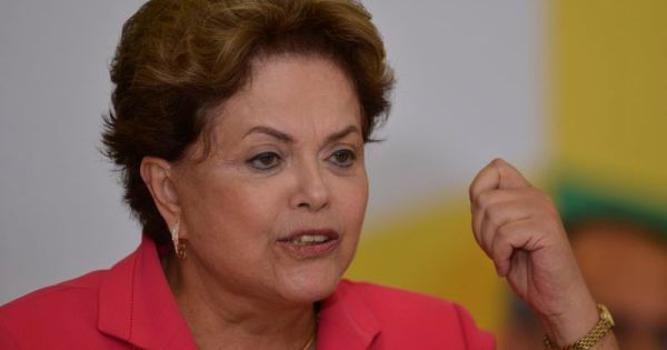 Dilma Rousseff usa "opção sexual" em programa de governo e tem de corrigir