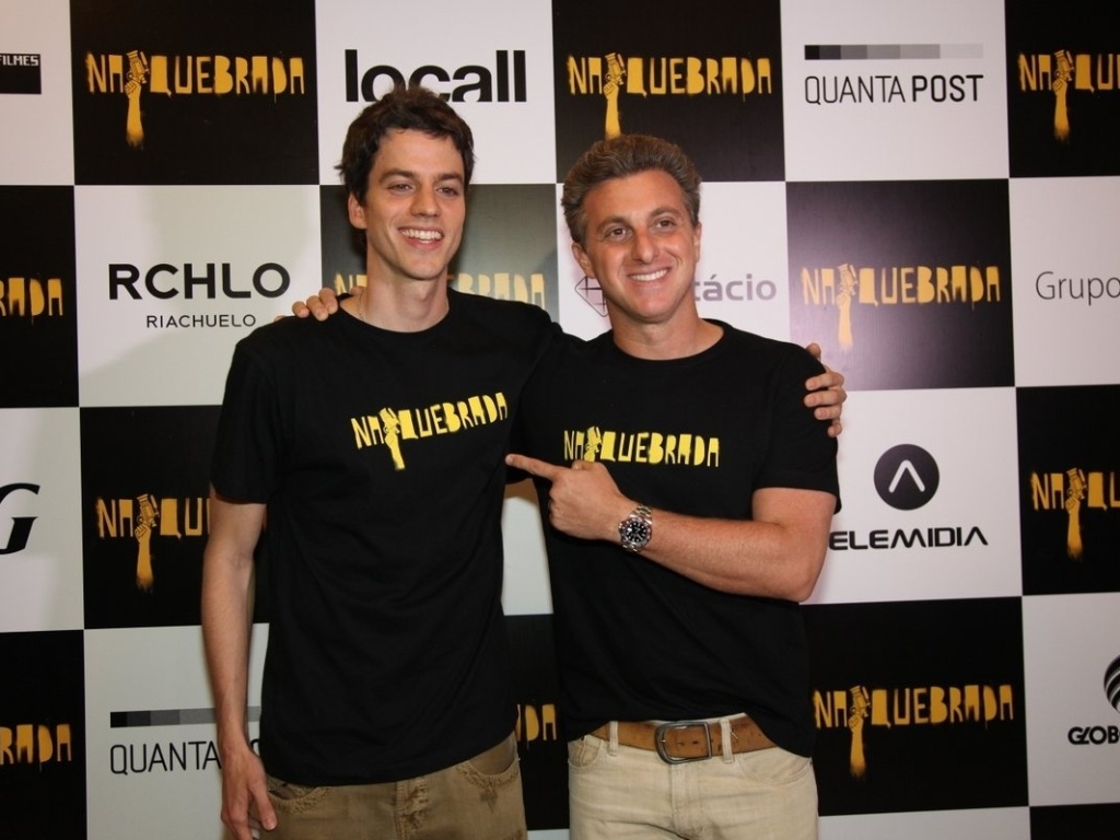 Irmão de Luciano Huck assume-se gay e namora ator