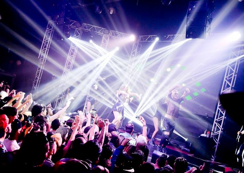 Flexx comemora 450 festas e Zanardi lembra trajetória