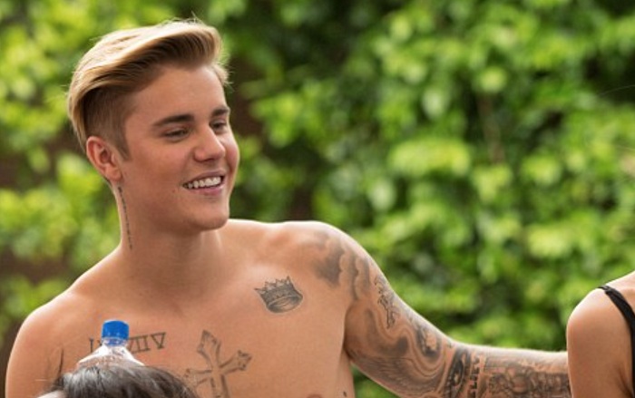 Justin Bieber é flagrado bebendo em bar gay em Los Angeles