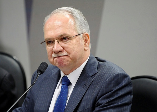 Luiz Fachin é contra casamento gay e pena a religioso homofóbico