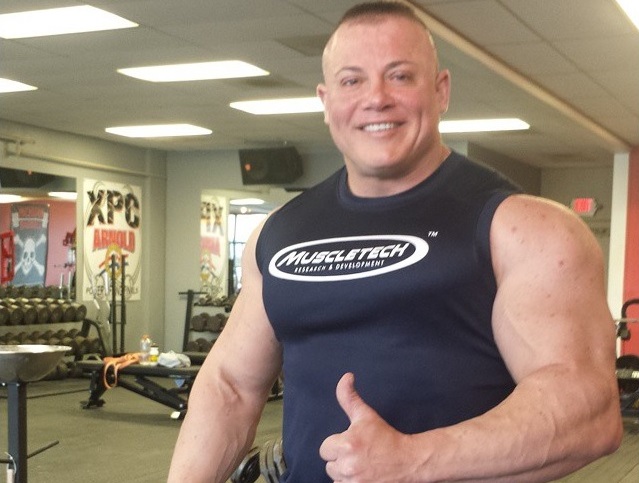 Fisiculturista Matt Kroczalescki assume identidade transgênero