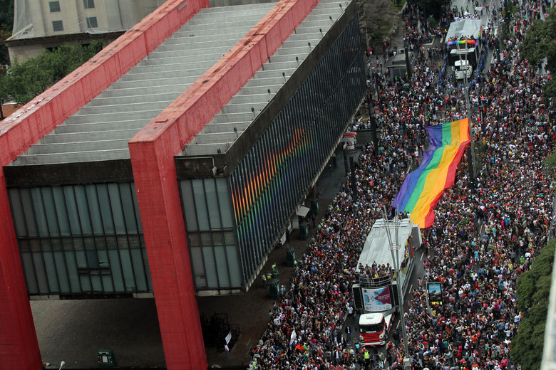 Associação da Parada Gay de SP quer sugestões para evento de 2015