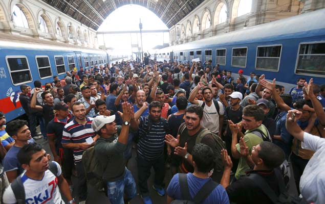 Homofobia de refugiados coloca em risco vida de gays em abrigos