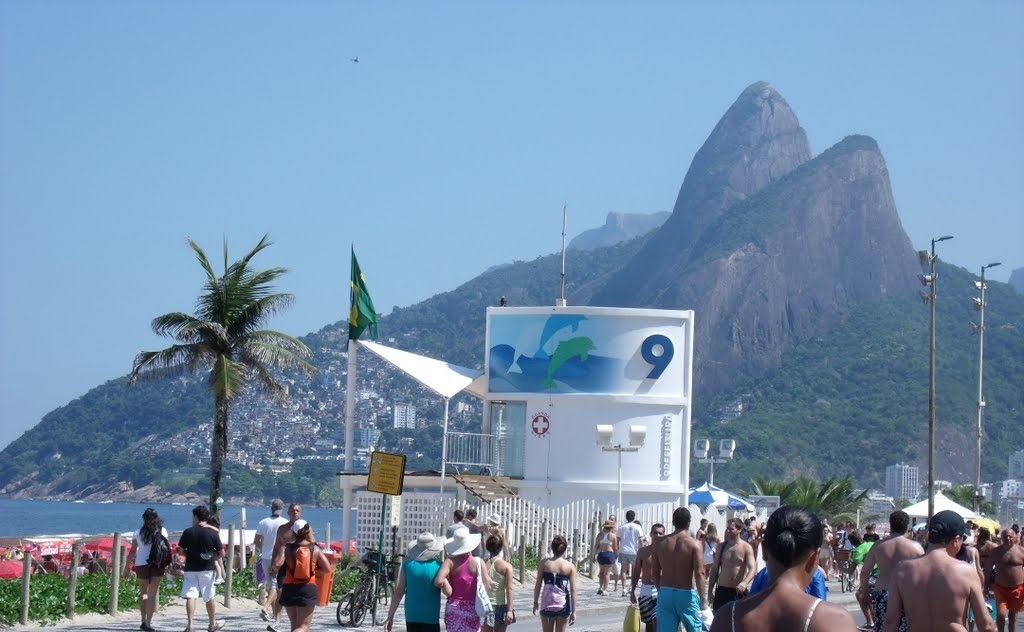 Rio tem campanha e plantão contra homofobia durante carnaval