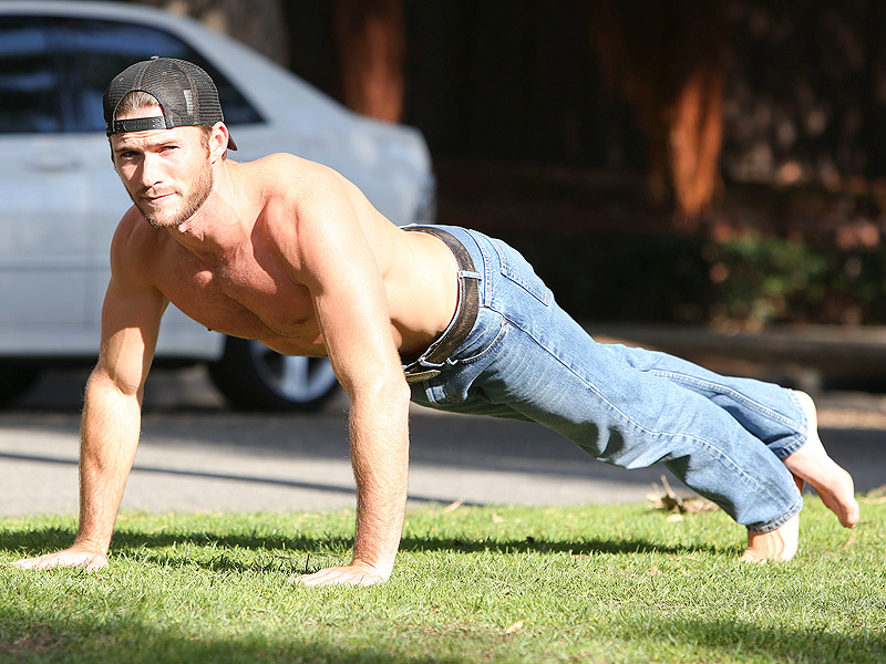 Scott Eastwood: 'Os homens gays são ótimos'
