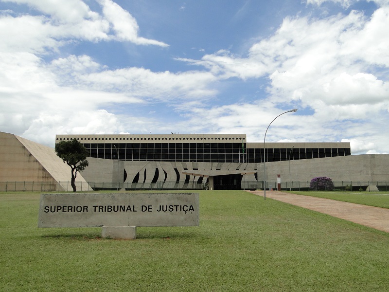 Homossexual tem direito a pensão após separação, decide STJ